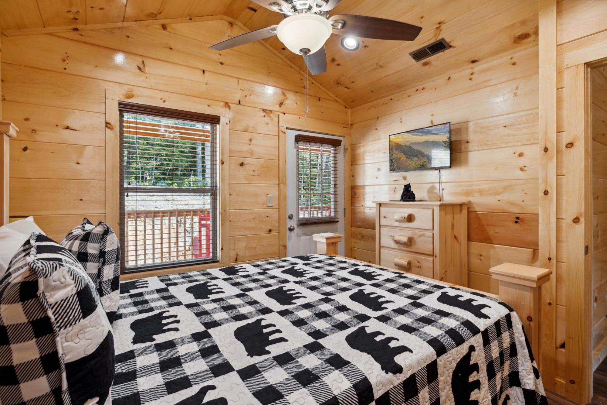 The 3 Bears Is A Newly Built 3 Bedroom Cabin Only 3 Minutes From The Parkway! Піджен-Фордж Екстер'єр фото